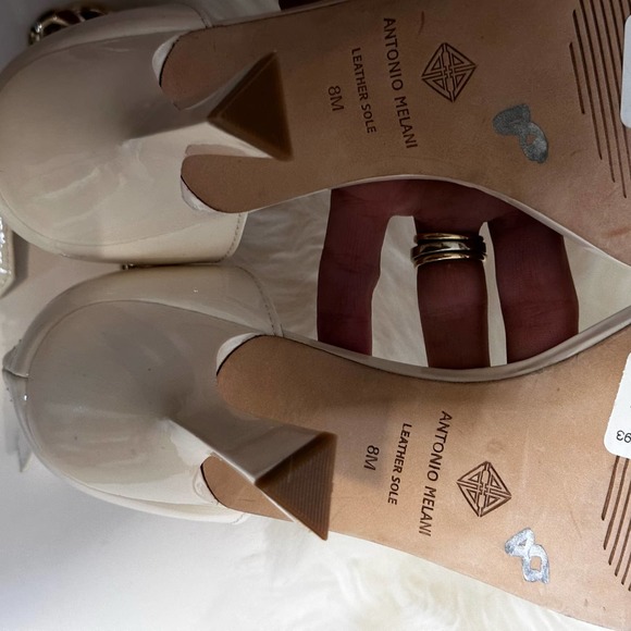 NWT Antonio Melani Ankle Chain Cream Patent Leather Dress Sandals. Size 8 - Picture 7 of 8